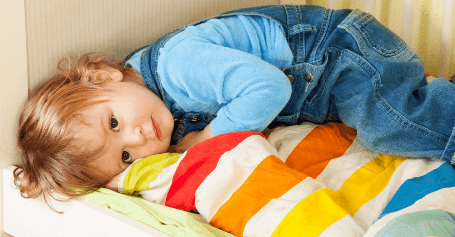 ¿Cuándo debería mover a mi bebé de una cuna a una cama?